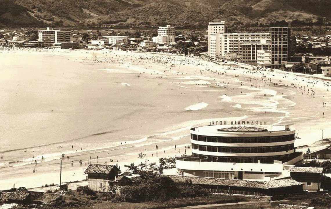 De praia de veraneio a polo turístico