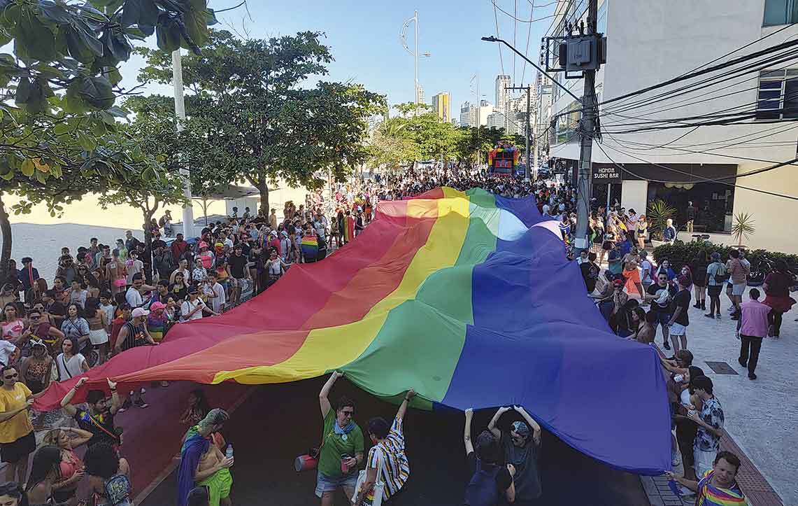 A inclusão da comunidade LGBTQIA+ transforma Balneário Camboriú em destino preferido e impulsiona o crescimento econômico